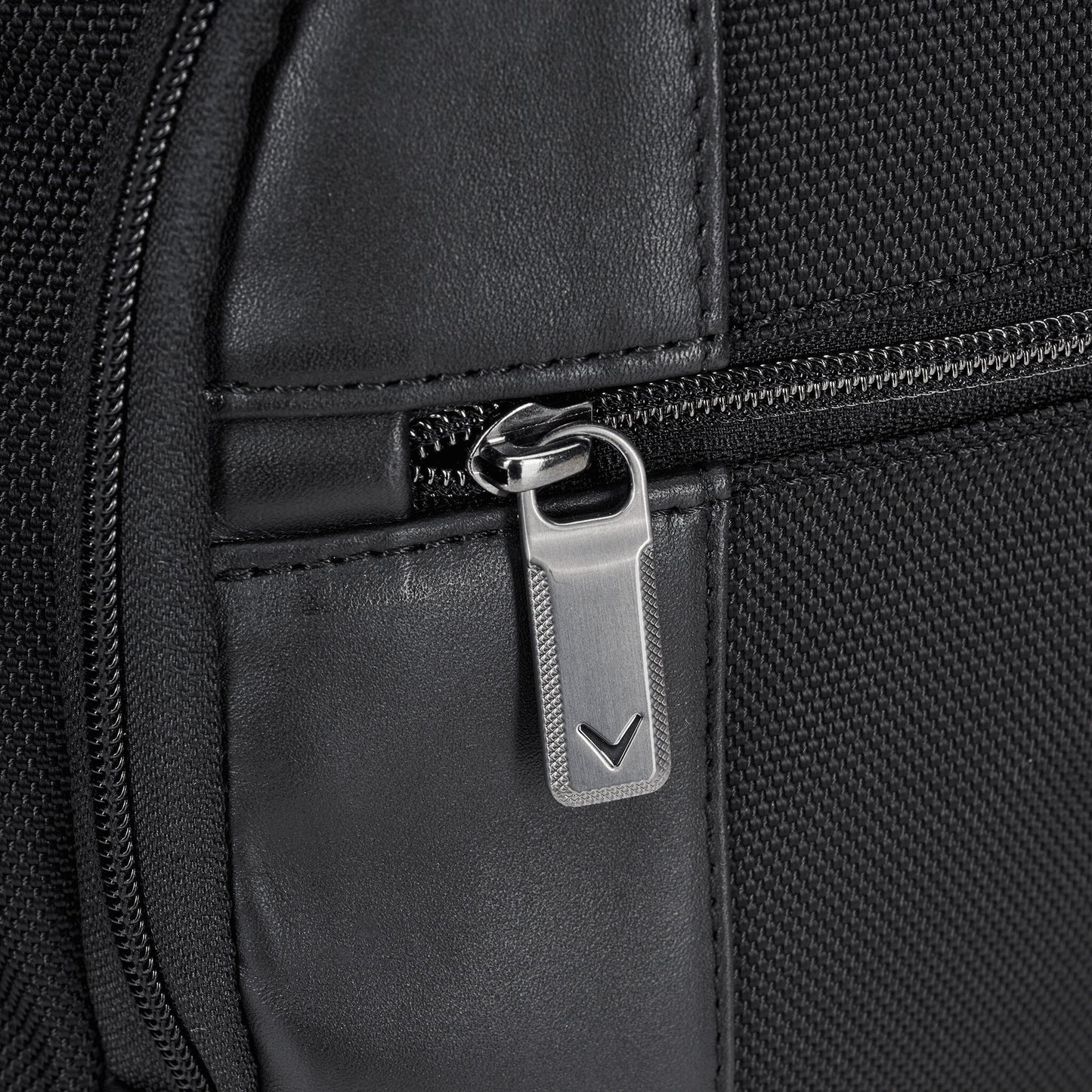 Tour Authentic 22" Spinner Travel Bag