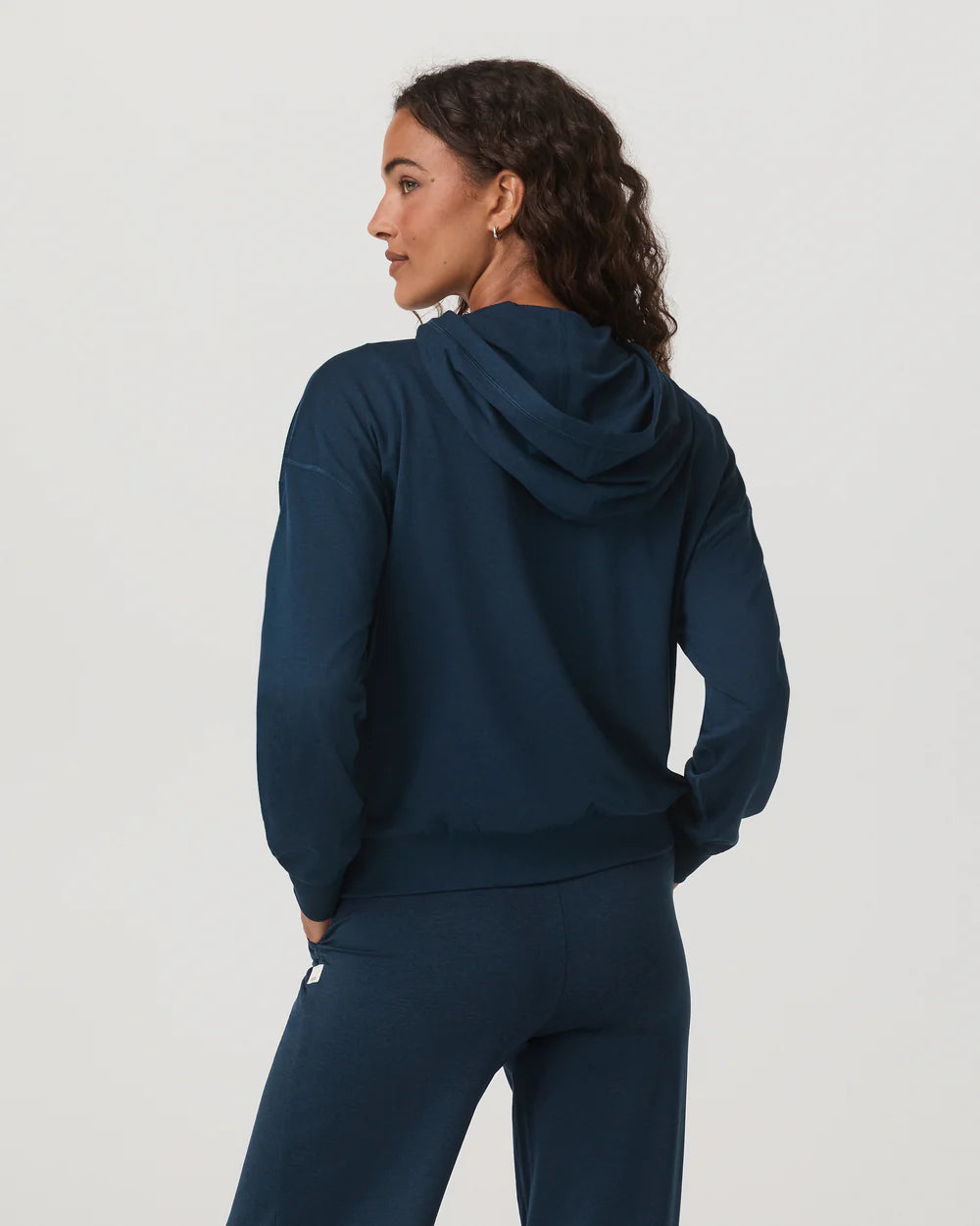 Vuori Women's Halo Modern Pullover Hoodie